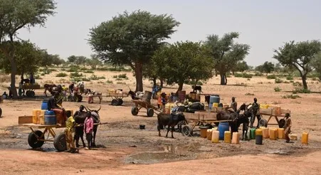 Rassemblement autour d’un point d’eau, lieu de la sensibilisation
